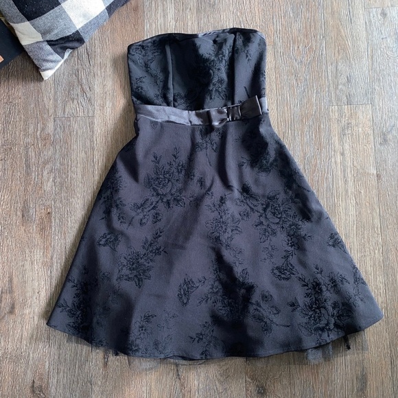 B. darlin juniors size 7/8 cocktail dress - Picture 1 of 6